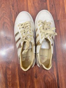 Stylish White &amp; Gold Sneakers