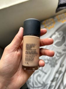 MAC Studio Fix Fluid Foundation SPF 15
