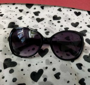 Stylish Black Oversized Sunglasses
