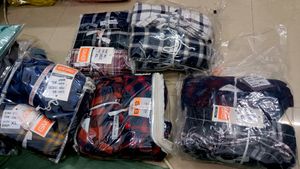 Price Drop 💥Shirts Combo Of 2