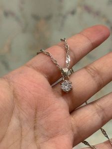 Elegant Solitaire Pendant Necklace silver