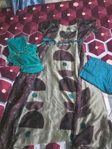 Elegant Kurta with Embellishments