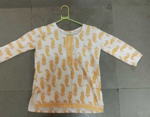 Elegant Paisley Print Short Kurti