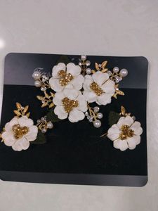 Elegant White Flower Hair Clip Set
