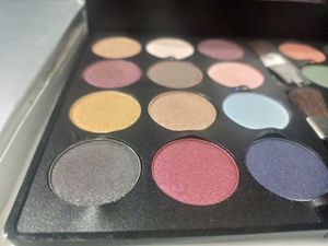 MISS CLAIRE authentic Eyeshadow Palette