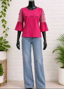 Chic Pink Cat Graphic T-Shirt
