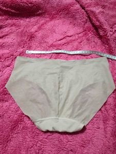 Seamless Comfort Briefs