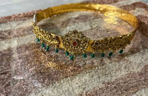 Elegant Gold-Tone &amp; Green Jewellery Set