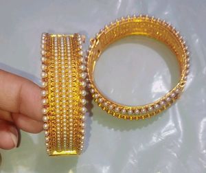 Golden Beautiful✨ Two Bangles  2. 6 Siz