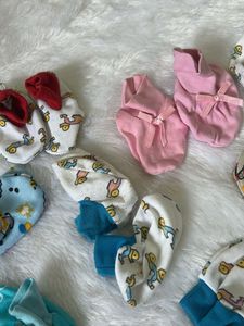 Cute Baby Mittens and sock’s for new born