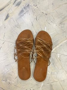 Stylish Strappy Flat Sandals