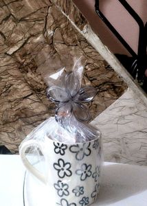 Floral Mug Gift Set 3 items inside