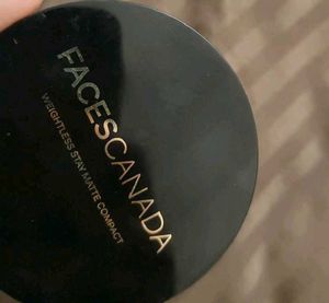 Faces Canada Weightless Stay Matte Compact