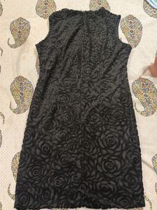 Chic Black Rose Textured Dress