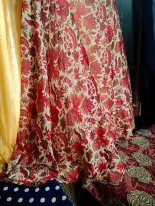 Skirt For Girls Looking So Attractive ,