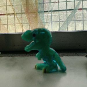 kinderjoy jurassic park Rare glowing Green Dinosau