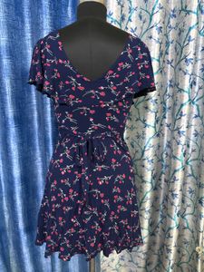 Chic Navy Floral Print Dress