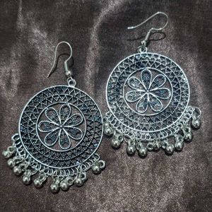 4 Earrings