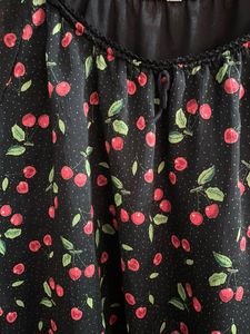 Chic Black Cherry Print Puff Sleeve Top