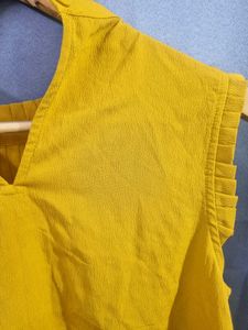 Vero Moda Mustard Sleeveless Pleated Top
