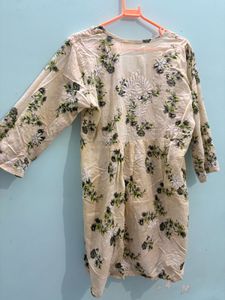 Elegant Chikankari Kurta