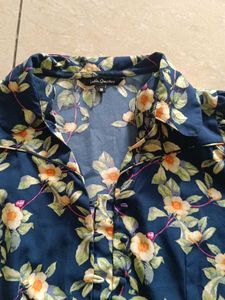 Chic Floral Print Button-Up Shirt