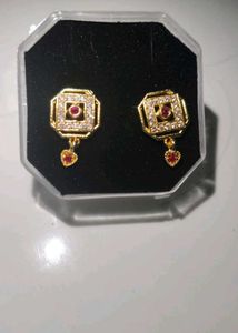 Exquisite Gold & Diamond Stud Earrings
