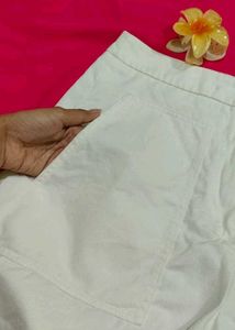 White Casual Shorts✨