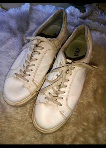 Classic White Lace-Up Sneakers 44/ uk9.5