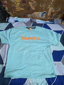Superdry T-Shirt ( size M )