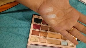 Eyeshadow palette
