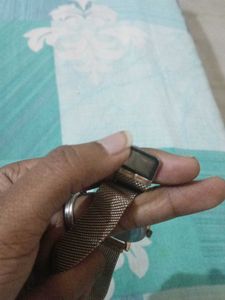 Elegant Rose Gold Watch with  magneti