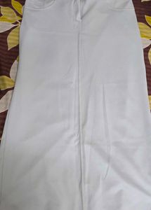 Off-white skirt with a slit behind