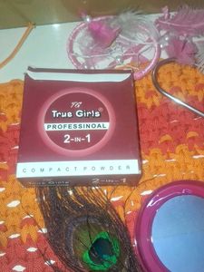 True Girls 2-in-1 Professional Compact Powder