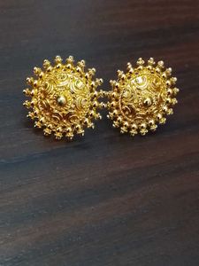 Exquisite Gold Tone Earrings