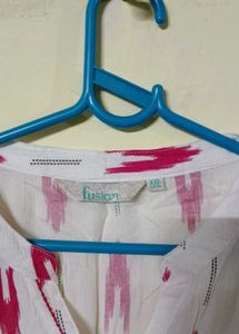 Stylish White Kurta with Pink Ikat Print