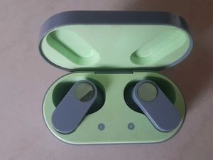 NON WORKINGWireless Earbuds with Charging Case