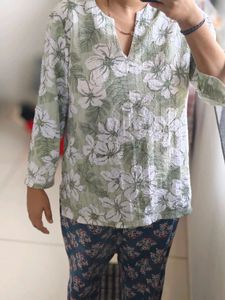 Green Floral Print top