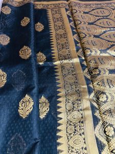 Elegant Black &amp; Gold Saree