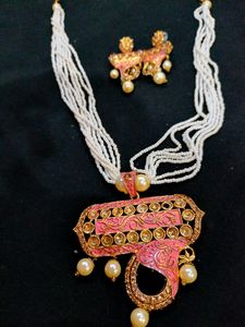Beautiful Pearl Necklace Set