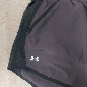 Under Armour HeatGear Shorts (W)