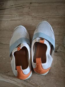 White Color Casual Shoes 👞