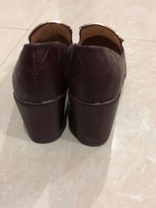 BRANDNEW Wine Heels Women