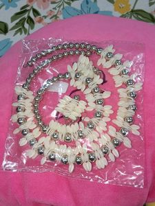 Elegant White and Silver Beaded Necklace Set