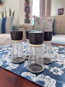 Set of 4 plastic Salt & Pepper Shakers