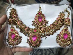 Stunning Pink Stone Jewellery Set