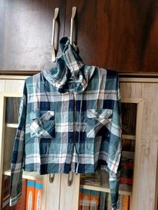 Checkered loose Crop Shirt with Hoodie