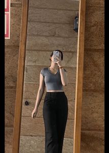 Stylish Dark Gray Cropped Cotton Top