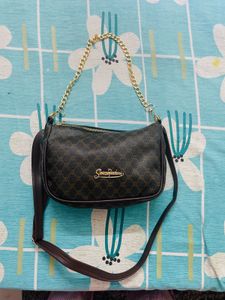 Chic Shoulder Bag with Gold Chain