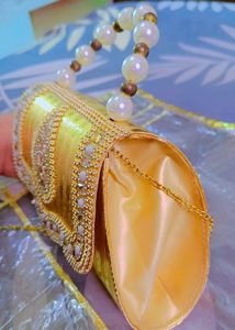 Bridal Hand Purse. Gold Colour ✨✨⚡